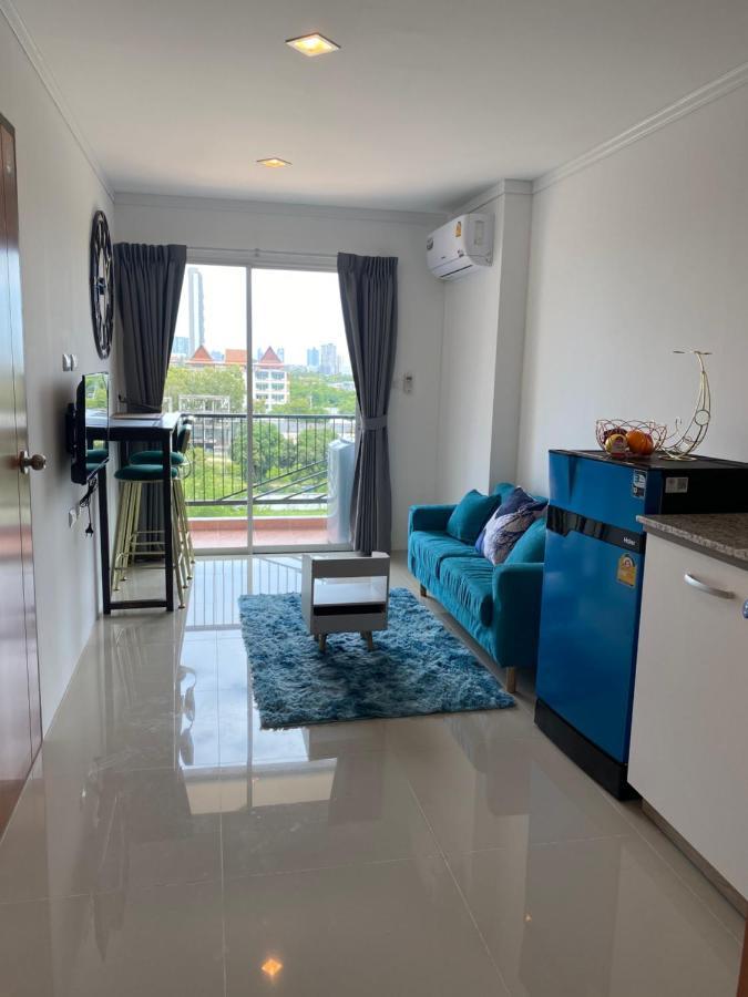 Trio Gems Condo, Pattaya Thailand หาดจอมเทียน ภายนอก รูปภาพ