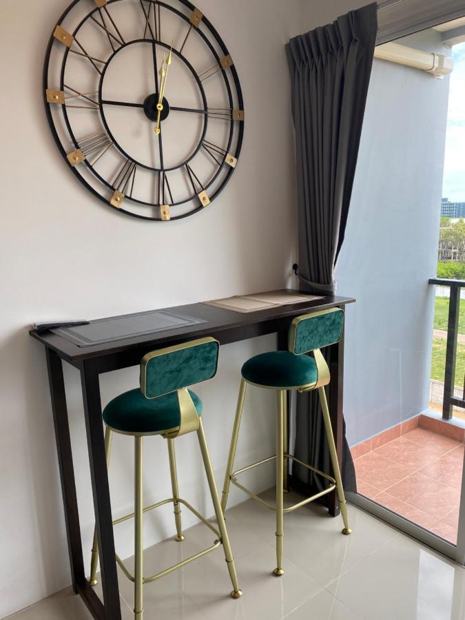 Trio Gems Condo, Pattaya Thailand หาดจอมเทียน ภายนอก รูปภาพ