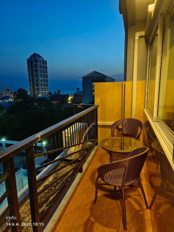 Trio Gems Condo, Pattaya Thailand หาดจอมเทียน ภายนอก รูปภาพ