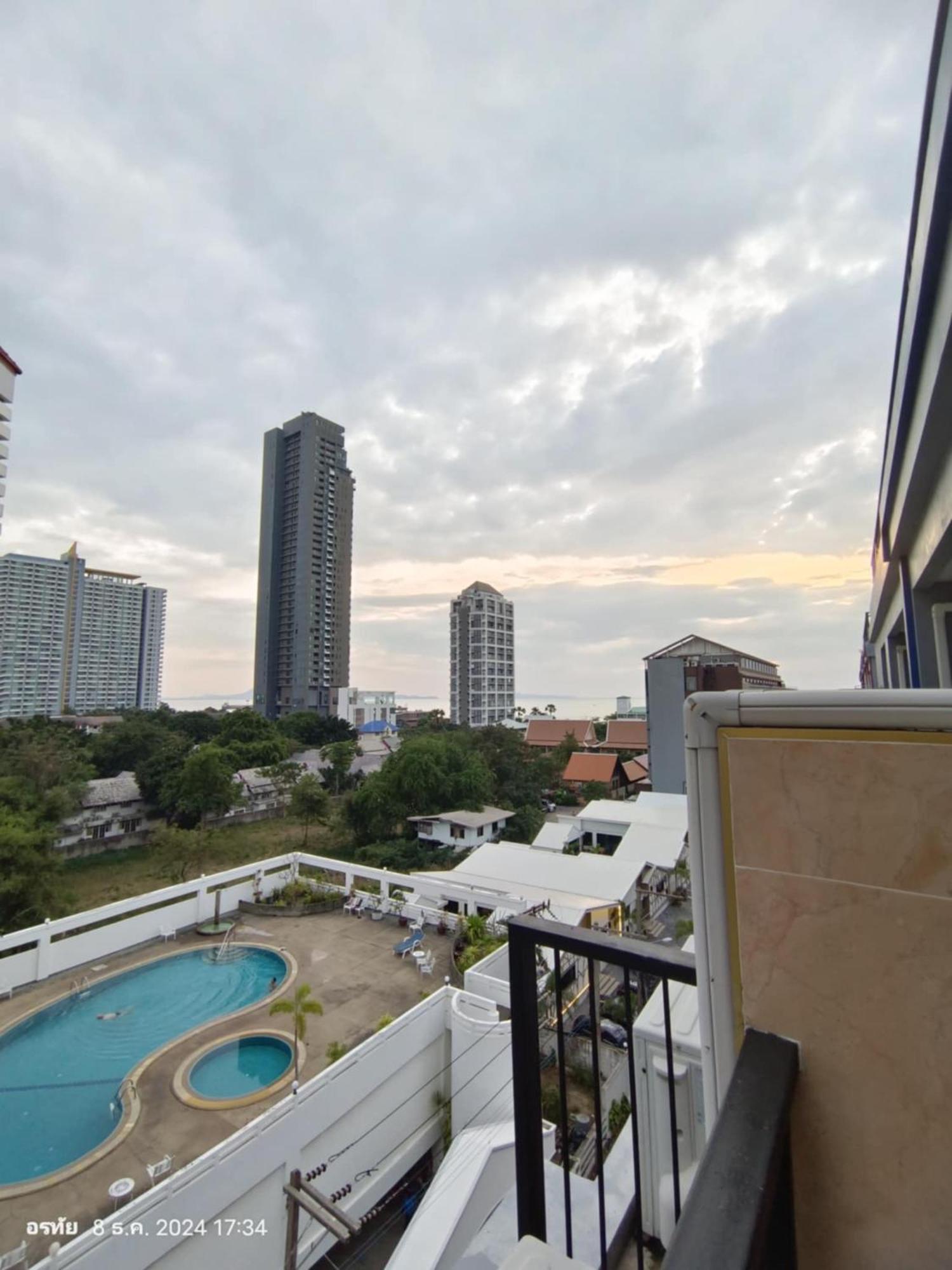 Trio Gems Condo, Pattaya Thailand หาดจอมเทียน ภายนอก รูปภาพ